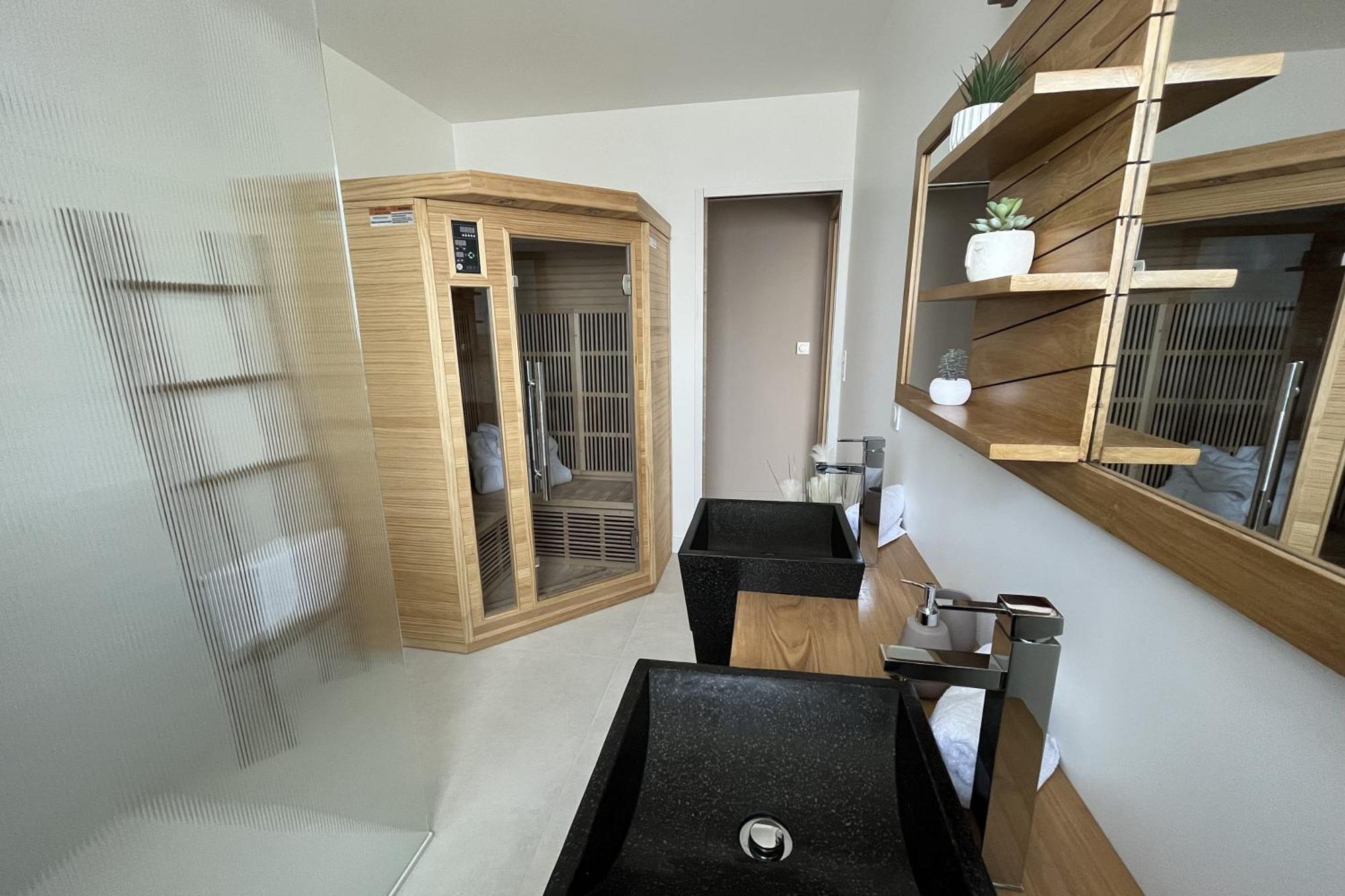 Les Maisons De Louise Pirou Rom bilde